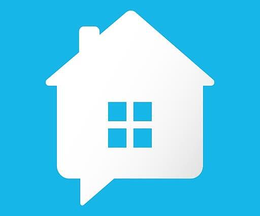 Logo von Homecase: Ein weißes Haus  in Form einer eckigen Sprechblase auf blauem Hintergrund. 